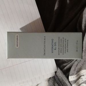 Hydrating B5 gel